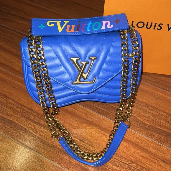 Louis Vuitton Wave Purse💙 - Picture 4 of 12